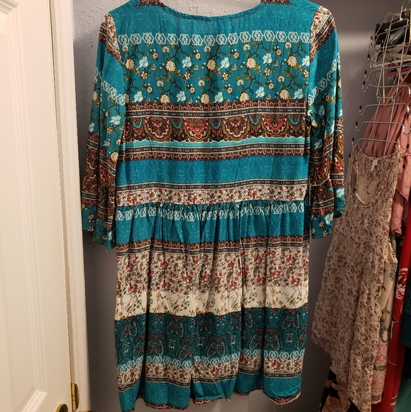 Dress - Picture 2 of 2